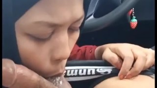 Pacar Jilbab Malay Kena Crot Mulut Lahap Sepongnya