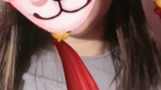 Melet Sambil Pamerin Uting Devita ID 40531987 Dream